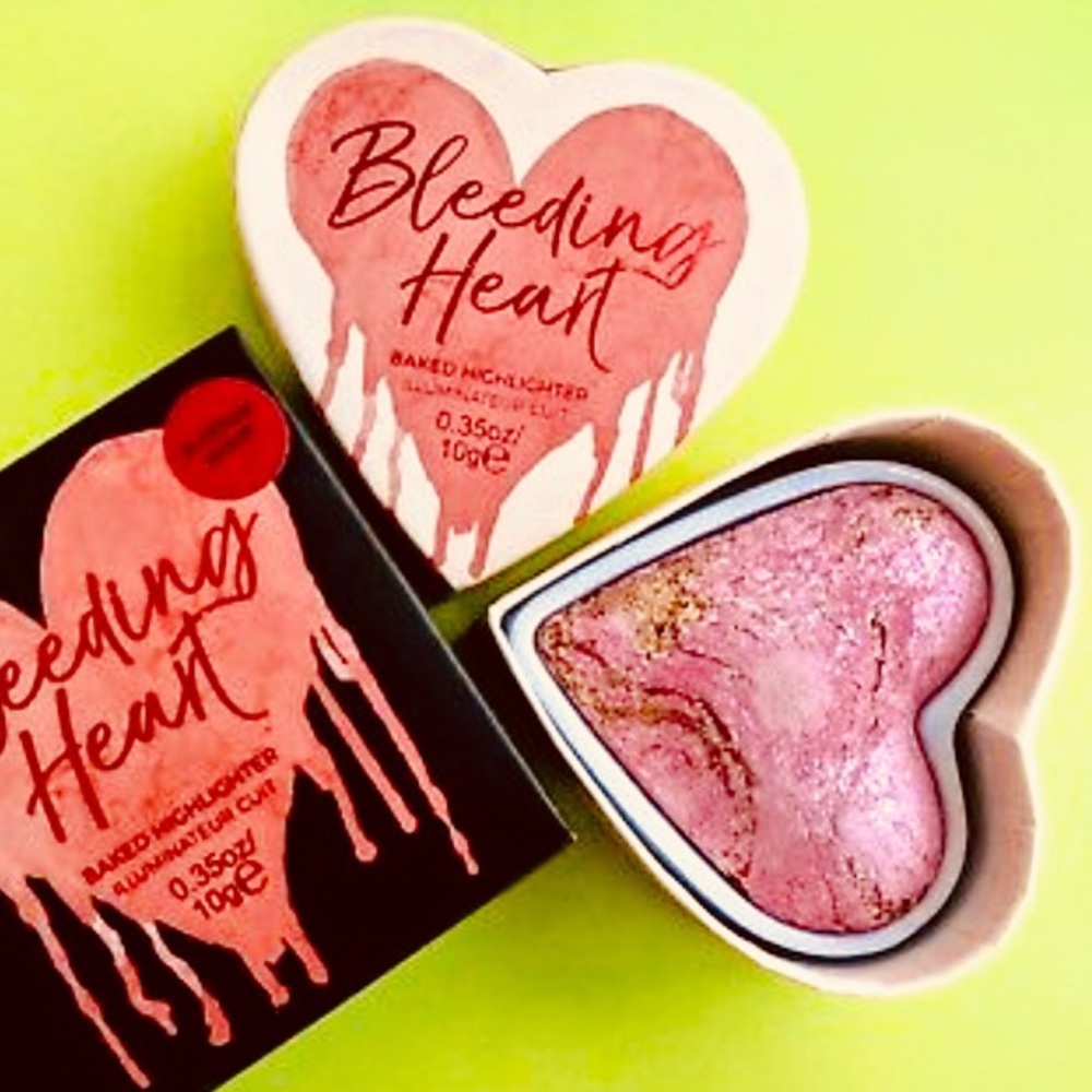 ♥️ highlighter Bleeding heart tarte ♥️
